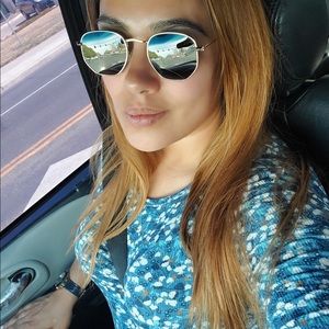 Meet your Posher, Lupita